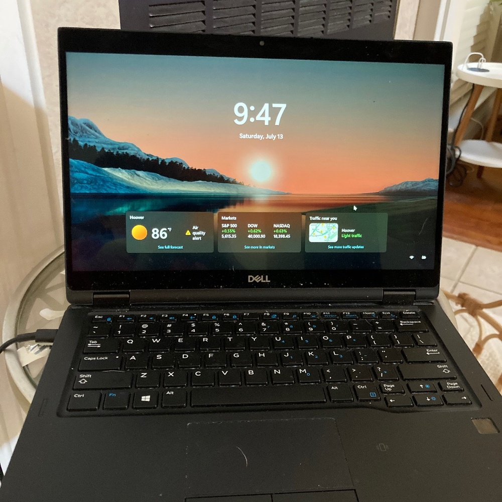 Windows 11 Latitude desktop with touchscreen